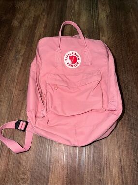 Fjall Raven Kanken Backpack Light Pink
